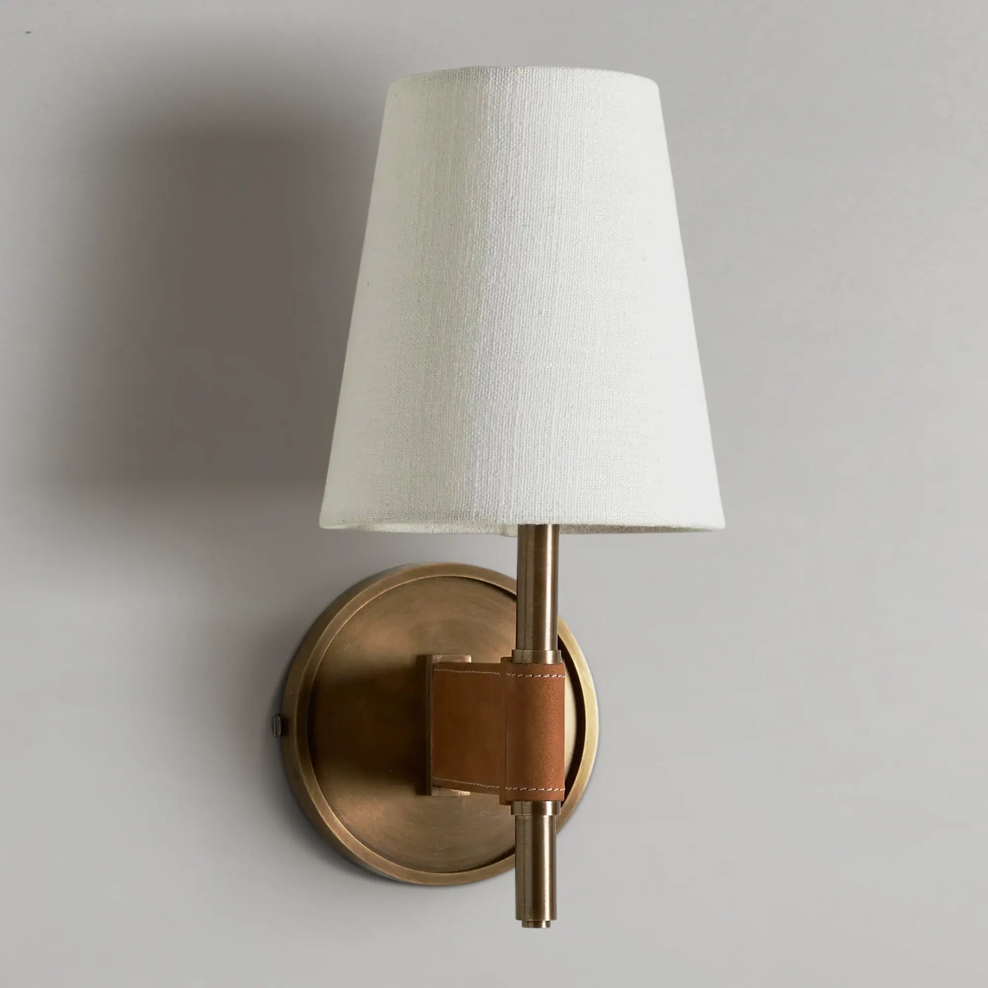 Hastinas Sconce