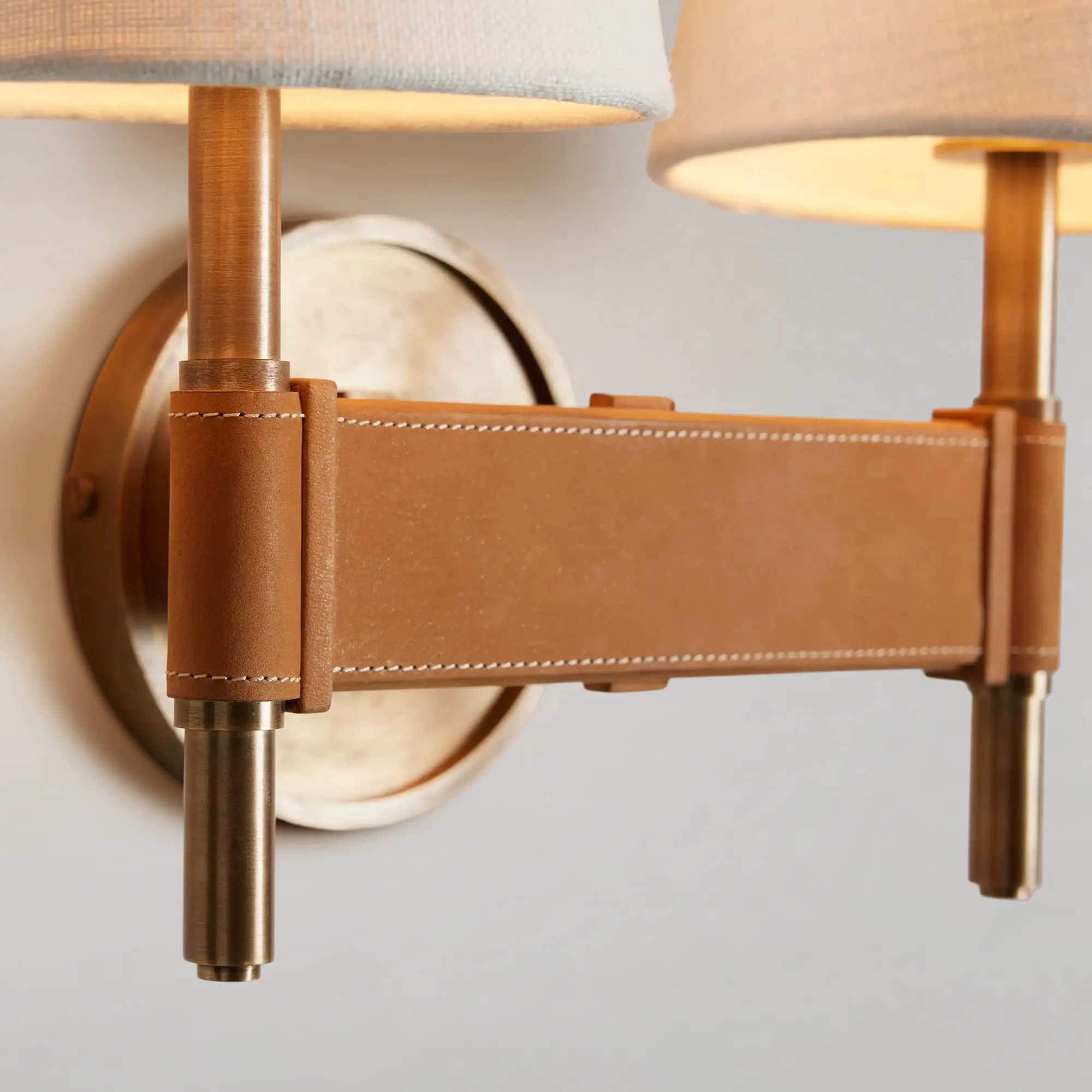 Hastinas Double Sconce