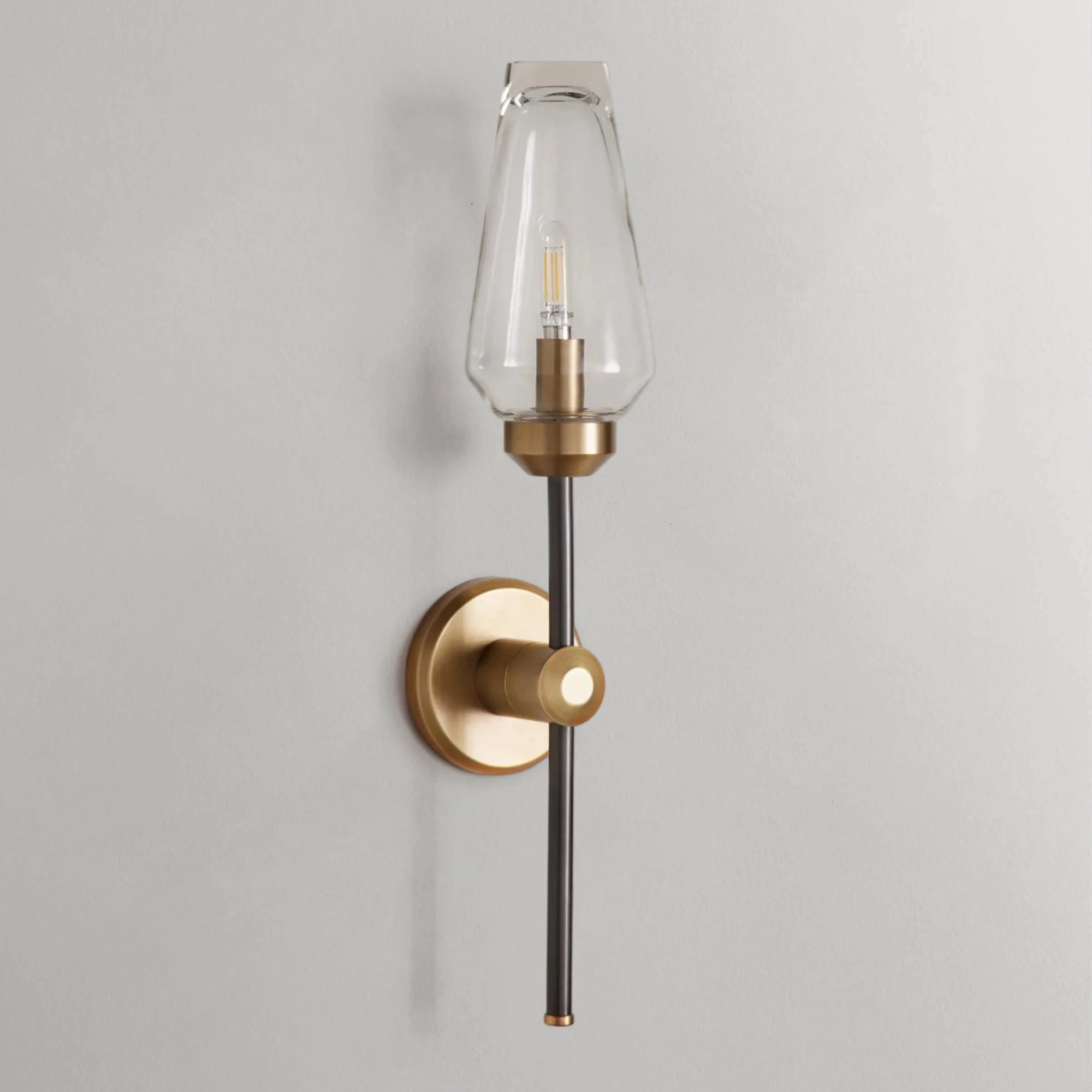 Arraw Sconce